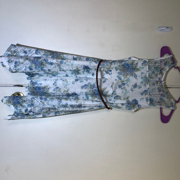 A casual girls dress - Picture 2 of 2